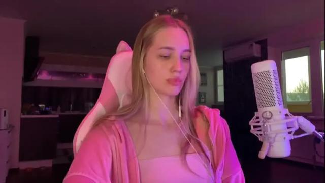Image 11 of chillgoddess Stream on Chaturbate on 21 days ago