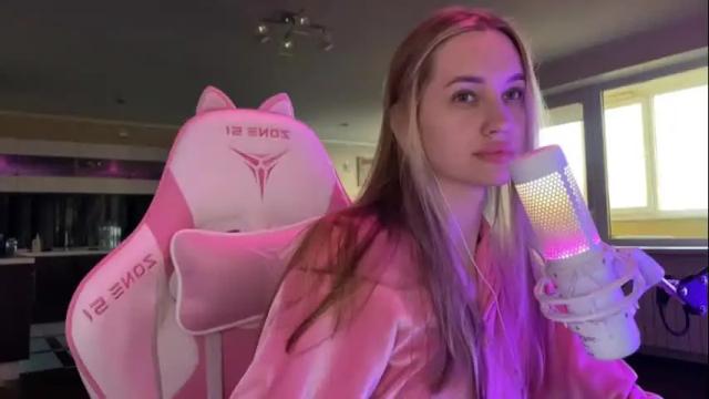 Image 4 of chillgoddess Stream on Chaturbate on 21 days ago