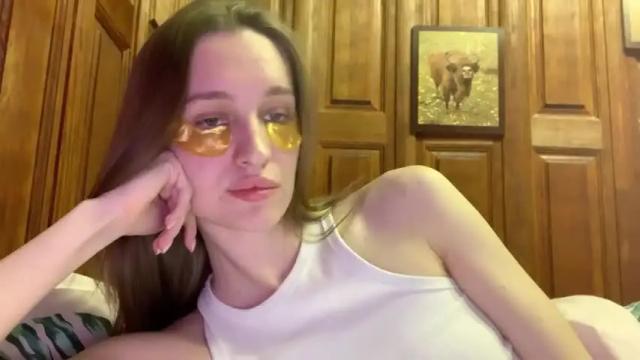 Image 4 of chillroom_ Stream on Chaturbate on 15 months ago