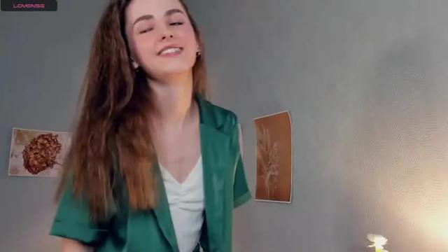 Image 3 of chillsea Stream on Chaturbate on 14 months ago
