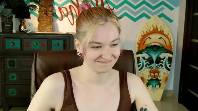 Image 2 of chillsnail Stream on Chaturbate on 1 month ago