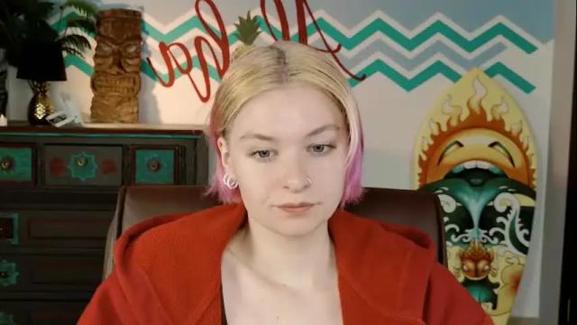 Image 2 of chillsnail Stream on Chaturbate on 1 month ago