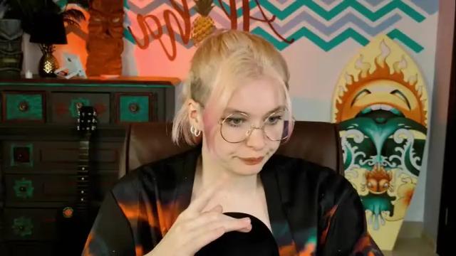 Image 3 of chillsnail Stream on Chaturbate on 1 month ago