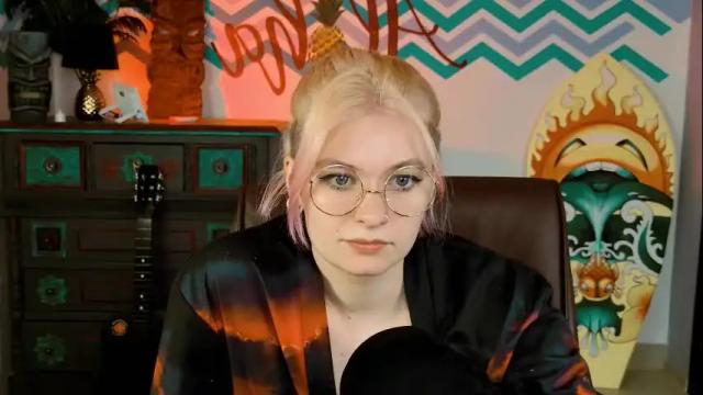 Image 7 of chillsnail Stream on Chaturbate on 1 month ago