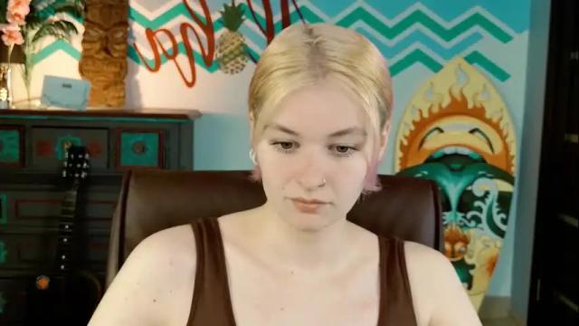 Image 3 of chillsnail Stream on Chaturbate on 1 month ago