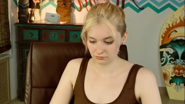 Image 3 of chillsnail Stream on Chaturbate on 28 days ago