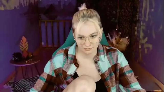 Image 10 of chillsnail Stream on Chaturbate on 17 days ago
