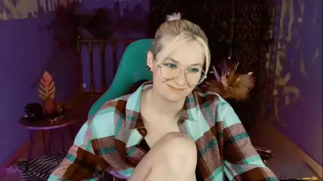 Image 12 of chillsnail Stream on Chaturbate on 17 days ago