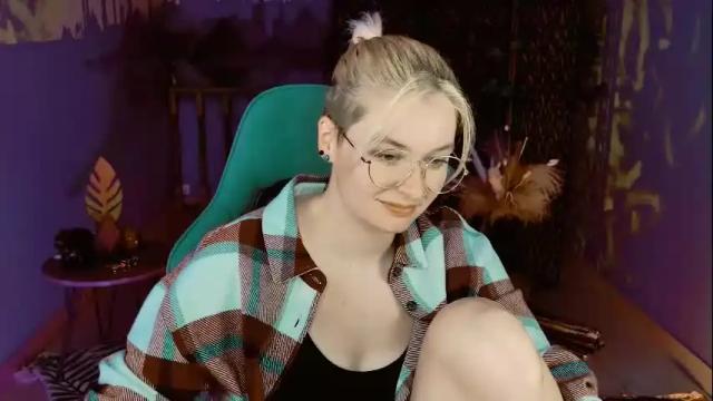 Image 6 of chillsnail Stream on Chaturbate on 17 days ago