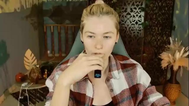 Image 2 of chillsnail Stream on Chaturbate on 11 days ago