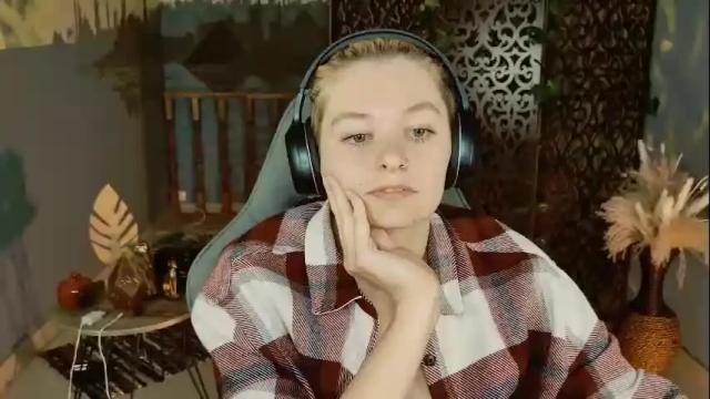 Image 8 of chillsnail Stream on Chaturbate on 11 days ago