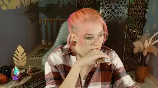 Image 8 of chillsnail Stream on Chaturbate on 5 days ago