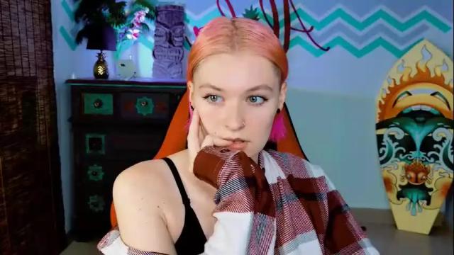Image 8 of chillsnail Stream on Chaturbate on 2 days ago