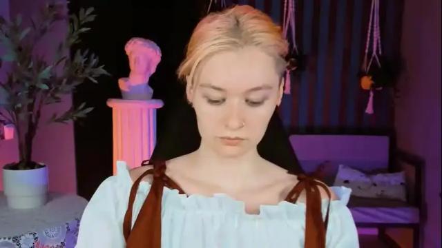 Image 2 of chillsnail Stream on Chaturbate on 7 months ago