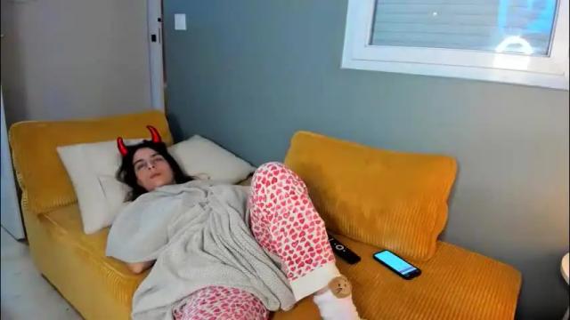 Image 3 of chillwithcamii Stream on Chaturbate on 2 months ago