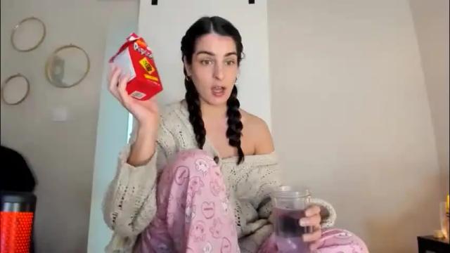 Image 6 of chillwithcamii Stream on Chaturbate on 15 days ago