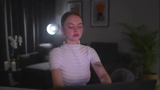 Image 6 of chillwithstacy Stream on Chaturbate on 11 days ago