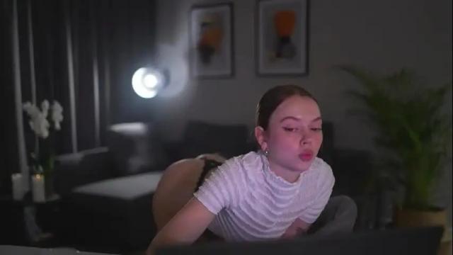 Image 8 of chillwithstacy Stream on Chaturbate on 11 days ago