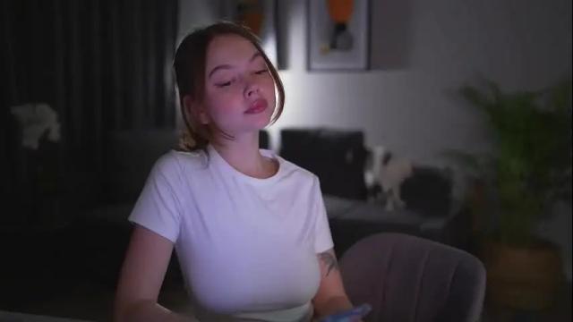 Image 4 of chillwithstacy Stream on Chaturbate on 1 month ago