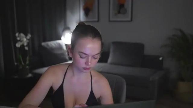 Image 12 of chillwithstacy Stream on Chaturbate on 1 month ago