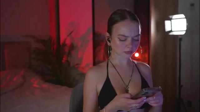 Image 2 of chillwithstacy Stream on Chaturbate on 2 months ago