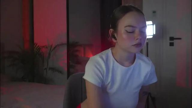 Image 3 of chillwithstacy Stream on Chaturbate on 1 month ago