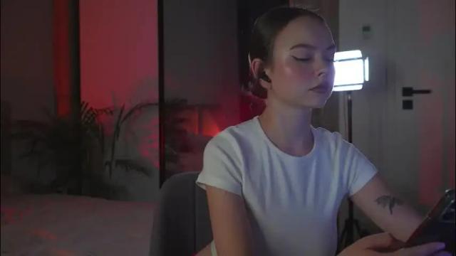 Image 6 of chillwithstacy Stream on Chaturbate on 1 month ago