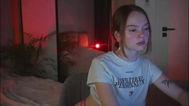 Image 2 of chillwithstacy Stream on Chaturbate on 1 month ago