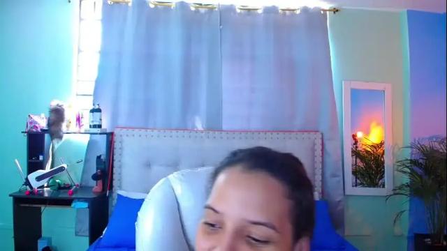 Image 6 of chiqui_milk_ Stream on Chaturbate on 6 months ago