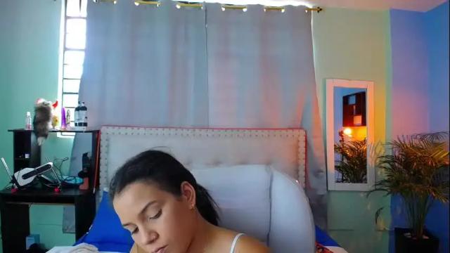 Image 3 of chiqui_milk_ Stream on Chaturbate on 5 months ago