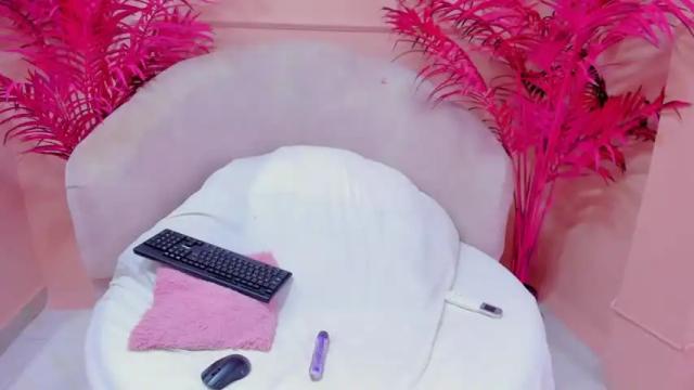 Image 10 of chleowild Stream on Chaturbate on 21 months ago
