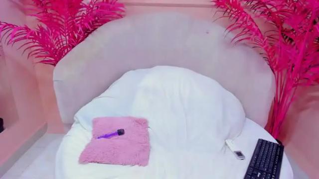 Image 12 of chleowild Stream on Chaturbate on 21 months ago
