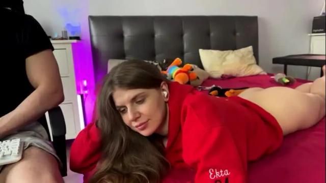 Image 4 of chloe_adam69 Stream on Chaturbate on 15 months ago