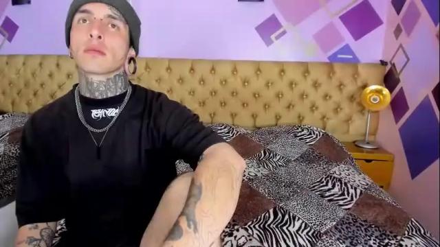 Image 8 of chloe_and_austin Stream on Chaturbate on 3 days ago