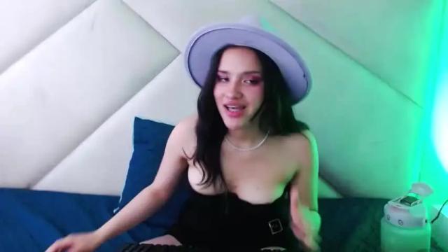 Image 6 of chloe_angel_ Stream on Chaturbate on 14 months ago