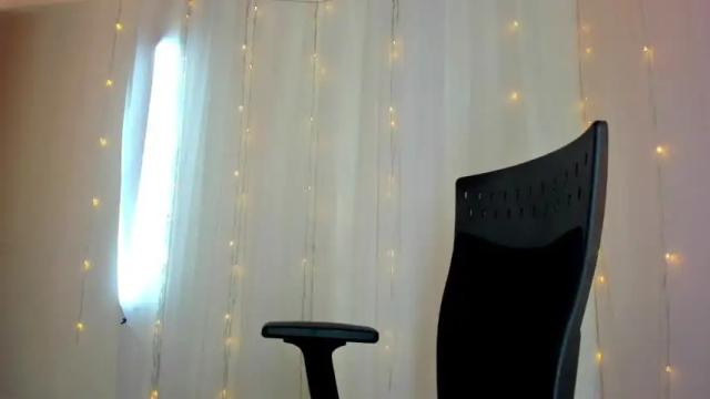 Image 2 of chloe_anniston Stream on Chaturbate on 16 months ago