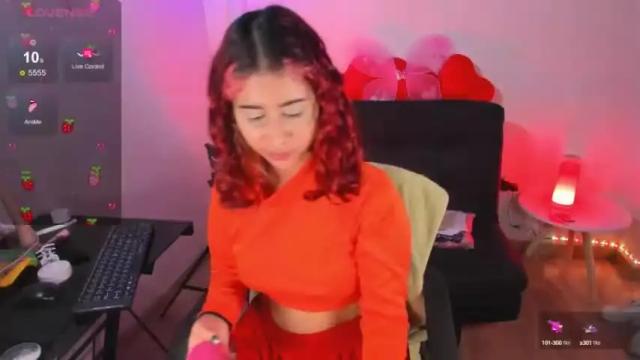 Thumbnail 1, chloe_blue73's Stream at Chaturbate, 13 months ago