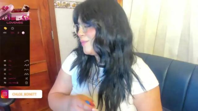 Image 5 of chloe_bonnet Stream on Chaturbate on 7 months ago