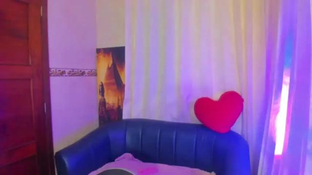 Image 10 of chloe_bonnet Stream on Chaturbate on 16 months ago