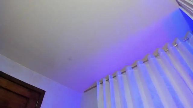 Image 10 of chloe_bonnet Stream on Chaturbate on 14 months ago