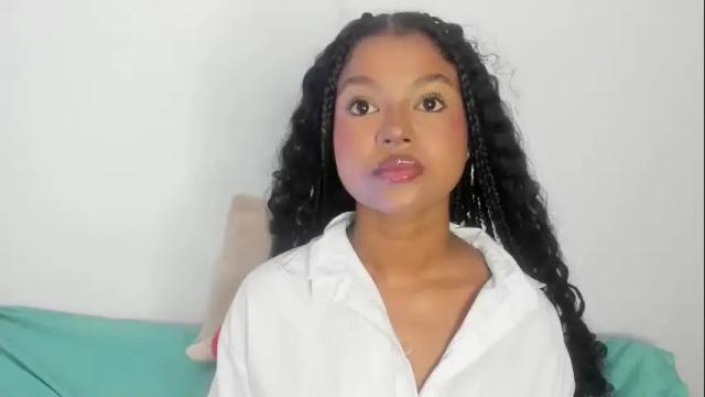 Image 6 of chloe_evans21 Stream on Chaturbate on 5 months ago