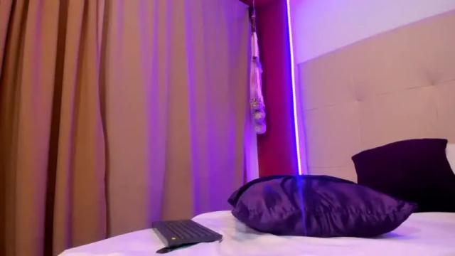Image 12 of chloe_evanx Stream on Chaturbate on 13 months ago