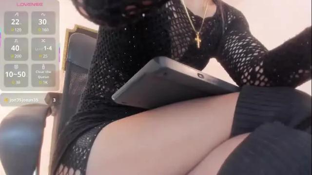 Image 3 of chloe_evanx_ Stream on Chaturbate on 1 month ago