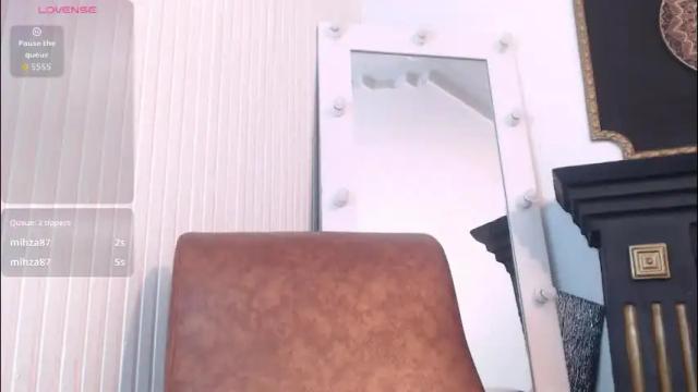 Image 3 of chloe_evanx_ Stream on Chaturbate on 2 months ago