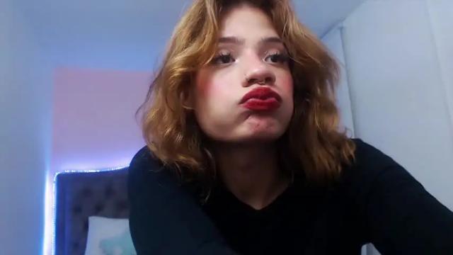 Image 3 of chloe_goddes Stream on Chaturbate on 19 months ago