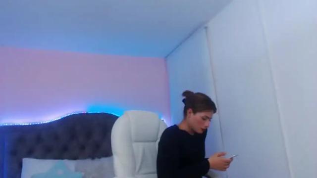 Image 6 of chloe_goddes Stream on Chaturbate on 19 months ago