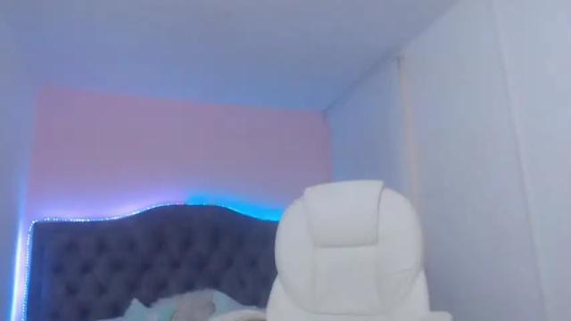 Image 12 of chloe_goddes Stream on Chaturbate on 19 months ago