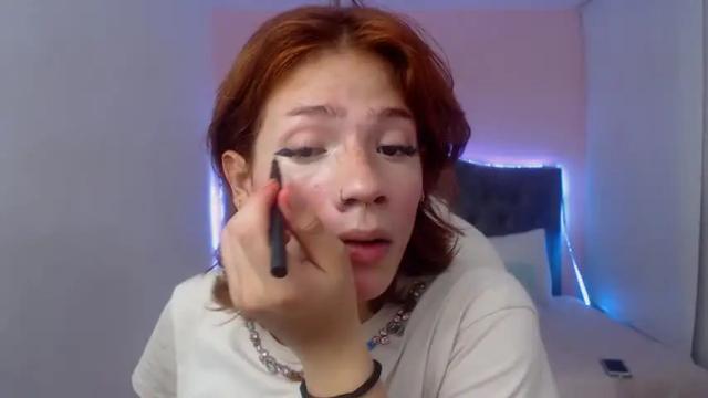 Image 2 of chloe_goddes Stream on Chaturbate on 19 months ago