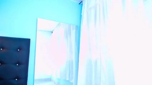 Image 3 of chloe_goddes Stream on Chaturbate on 15 months ago