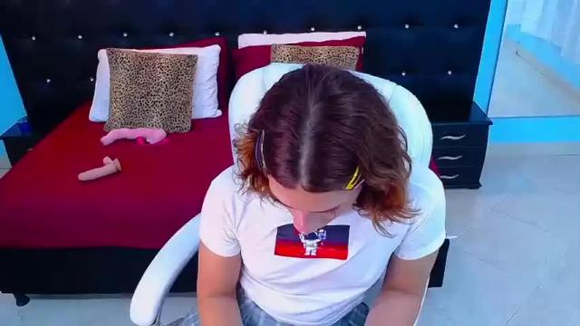 Image 11 of chloe_goddes Stream on Chaturbate on 15 months ago